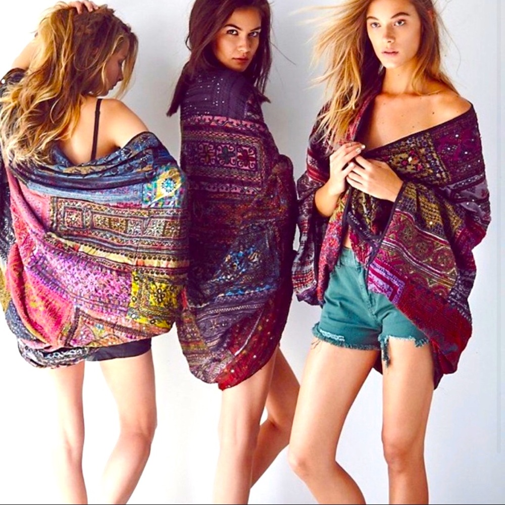 ISO!! ISO!! Free People Travelled History Kimono
